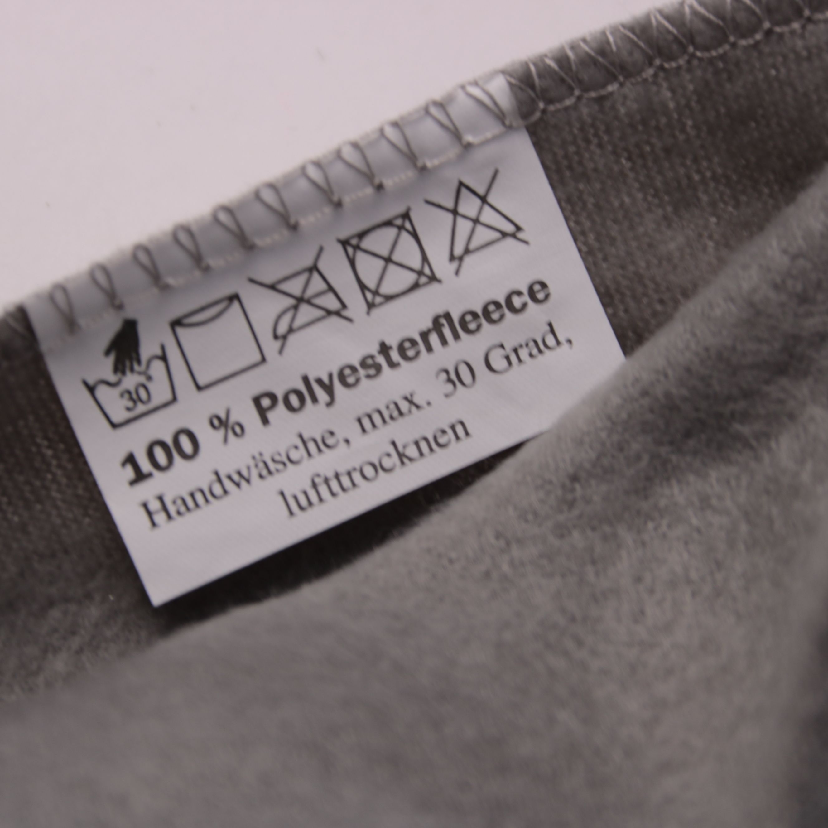 250205581-b
